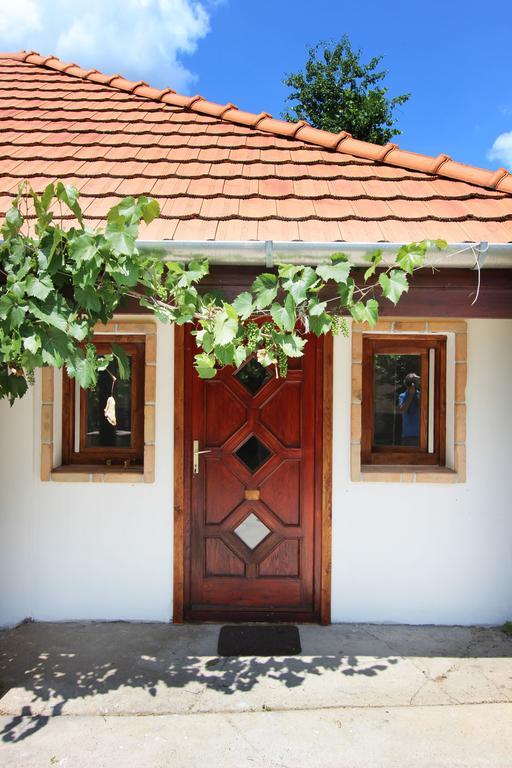 Hotel Lugas Vendeghaz Felsőtold Exterior foto
